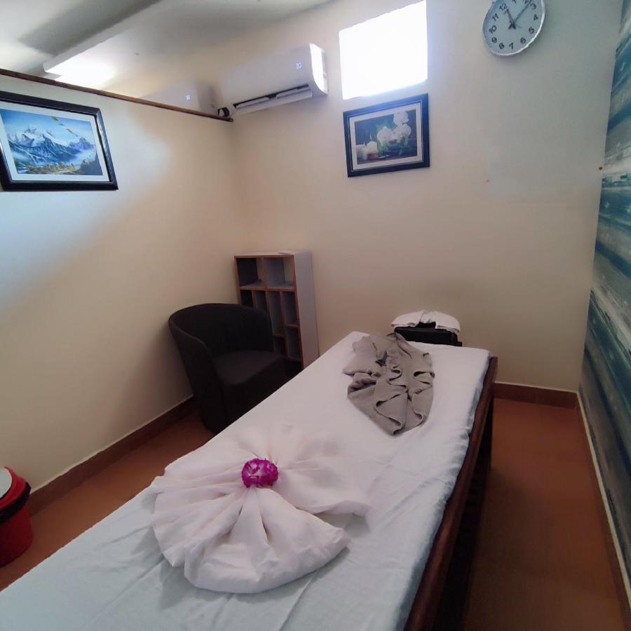 Lotus Club Boutique Hotel Katmandu Dış mekan fotoğraf