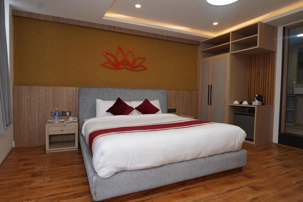 Lotus Club Boutique Hotel Katmandu Dış mekan fotoğraf