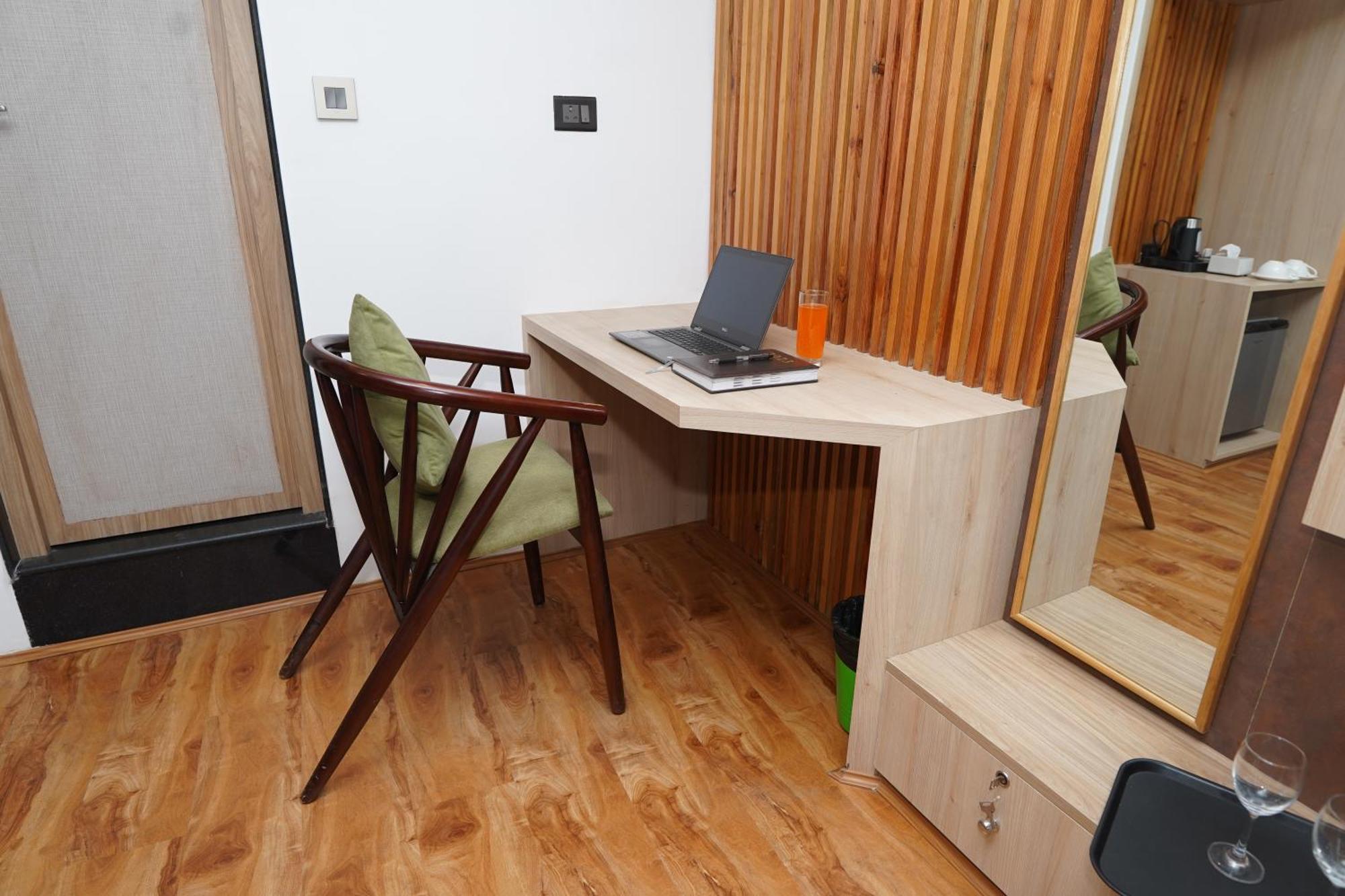 Lotus Club Boutique Hotel Katmandu Dış mekan fotoğraf